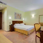 Oste Del Castello Wellness & Bike 호텔 4*