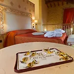 Oste Del Castello Wellness & Bike Hotell 4*