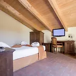 호텔 Oste Del Castello Wellness & Bike 4*