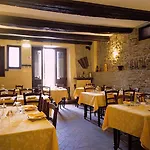 Oste Del Castello Wellness & Bike 호텔 4*