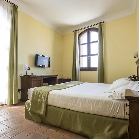 Oste Del Castello Wellness & Bike ホテル ヴェルッキオ
