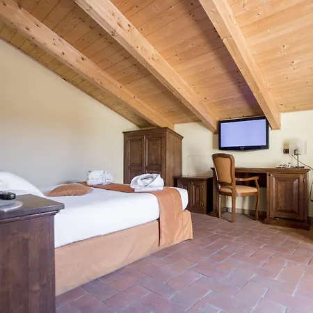 호텔 Oste Del Castello Wellness & Bike 4*