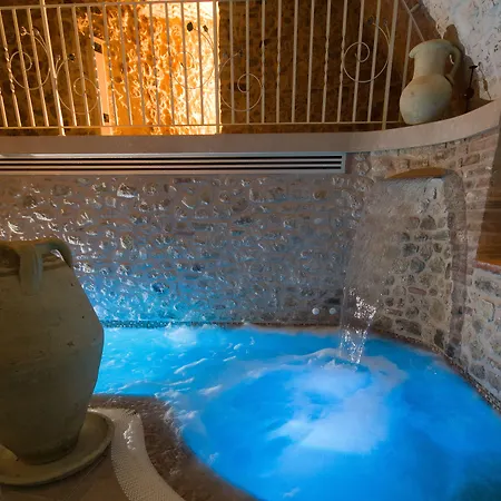 Oste Del Castello Wellness & Bike فندق فيروكيو