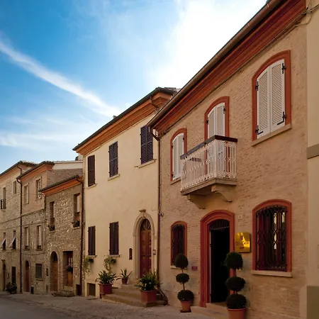 ホテル Oste Del Castello Wellness & Bike 4*